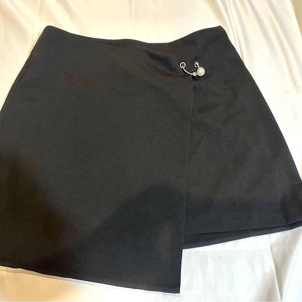 LUSH skirt with pearl